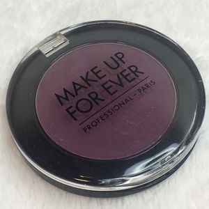 Makeup Forever; Eggplant M928 Eyeshadow